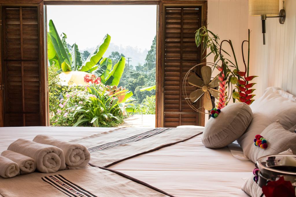 Phu Mork Dao Resort Pong Yaeng Rum bild